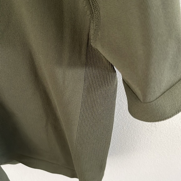 LULULEMON MENS KNIT SHORT SLEEVE CREW   NWOT - Picture 2 of 5